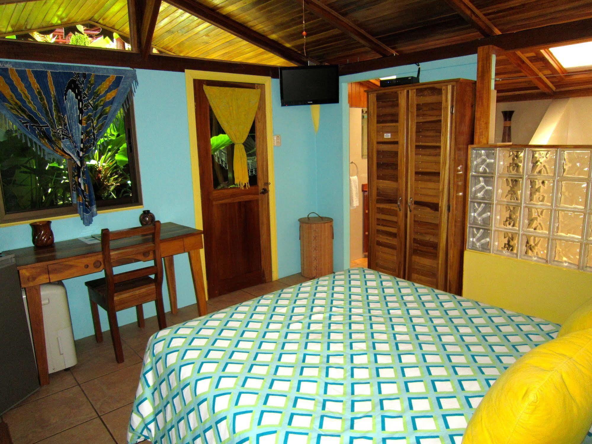 Physis Caribbean Bed & Breakfast Puerto Viejo de Talamanca Buitenkant foto