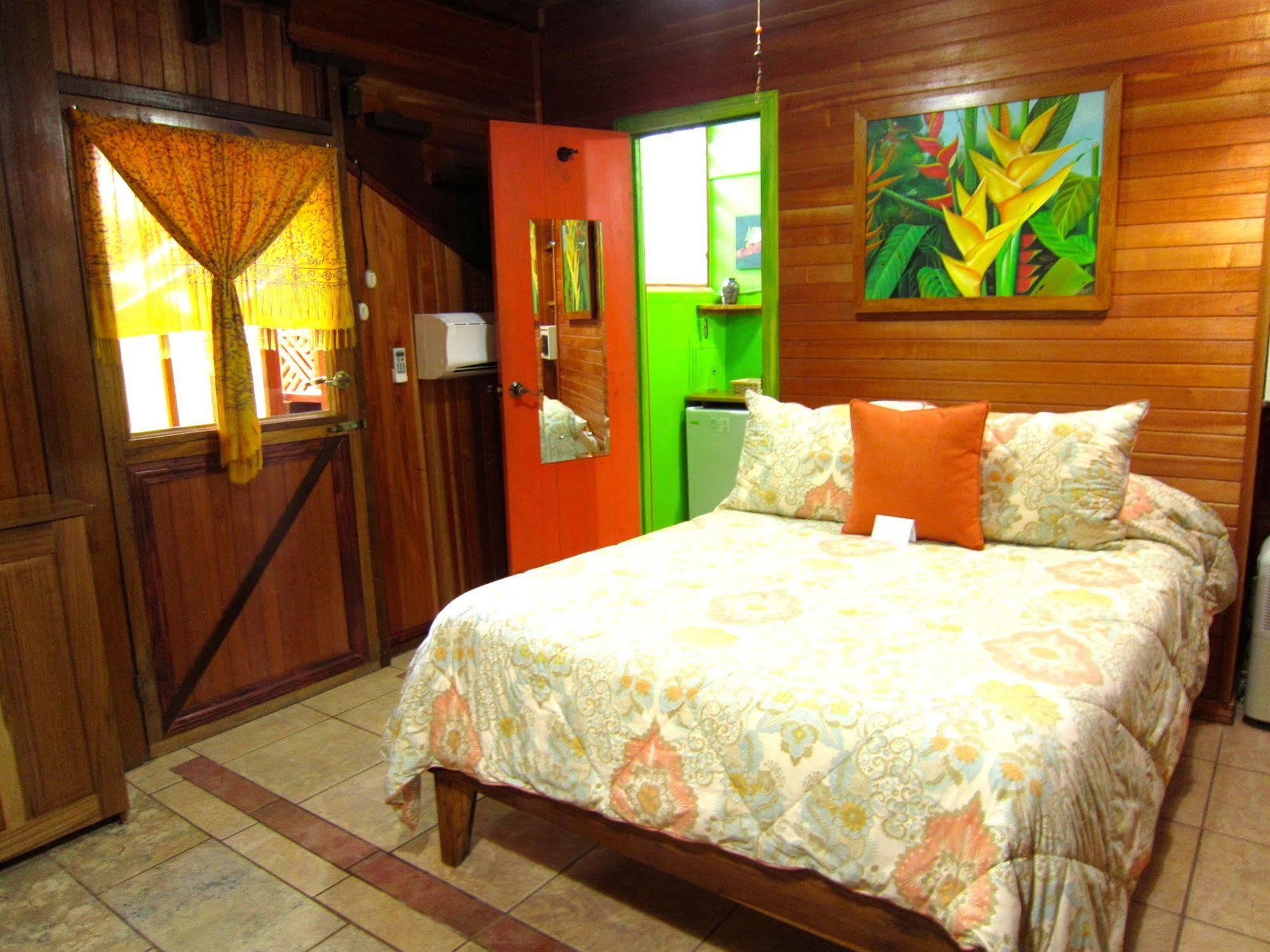 Physis Caribbean Bed & Breakfast Puerto Viejo de Talamanca Buitenkant foto