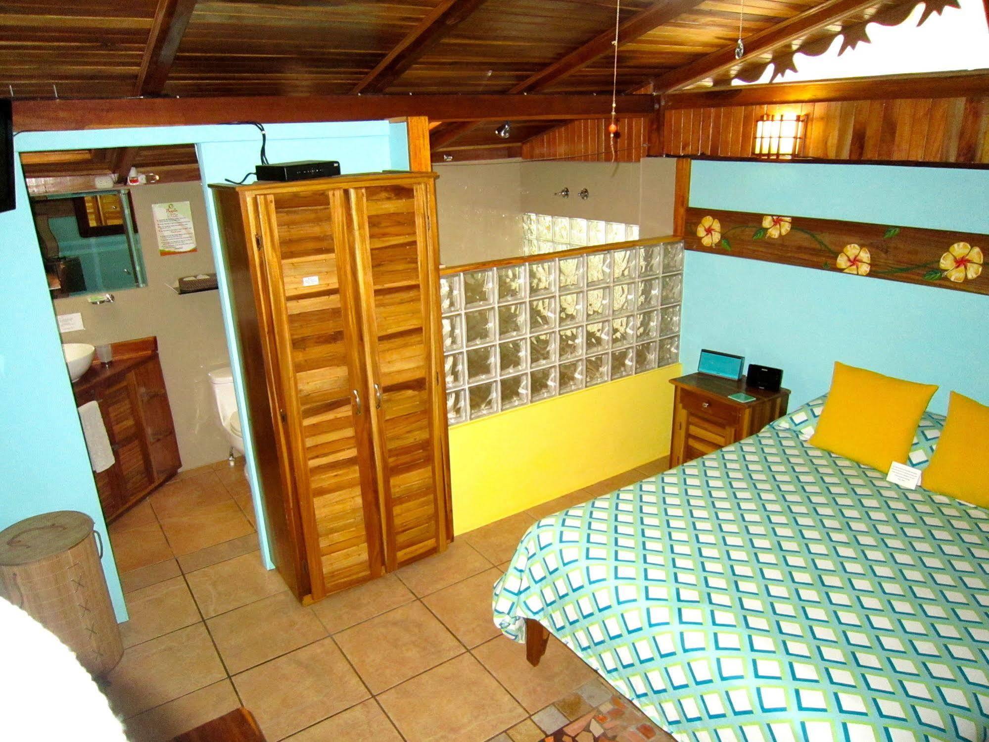 Physis Caribbean Bed & Breakfast Puerto Viejo de Talamanca Buitenkant foto
