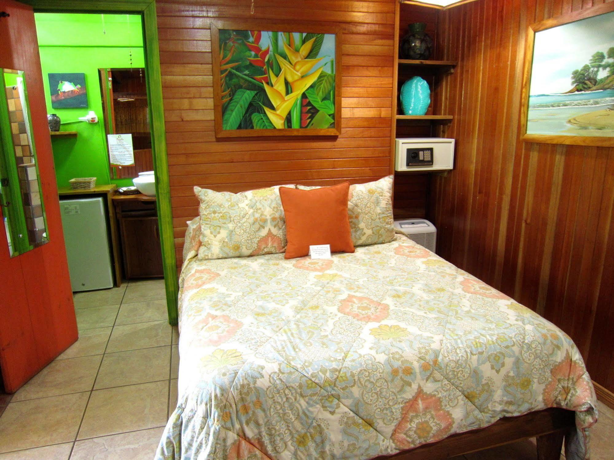 Physis Caribbean Bed & Breakfast Puerto Viejo de Talamanca Buitenkant foto