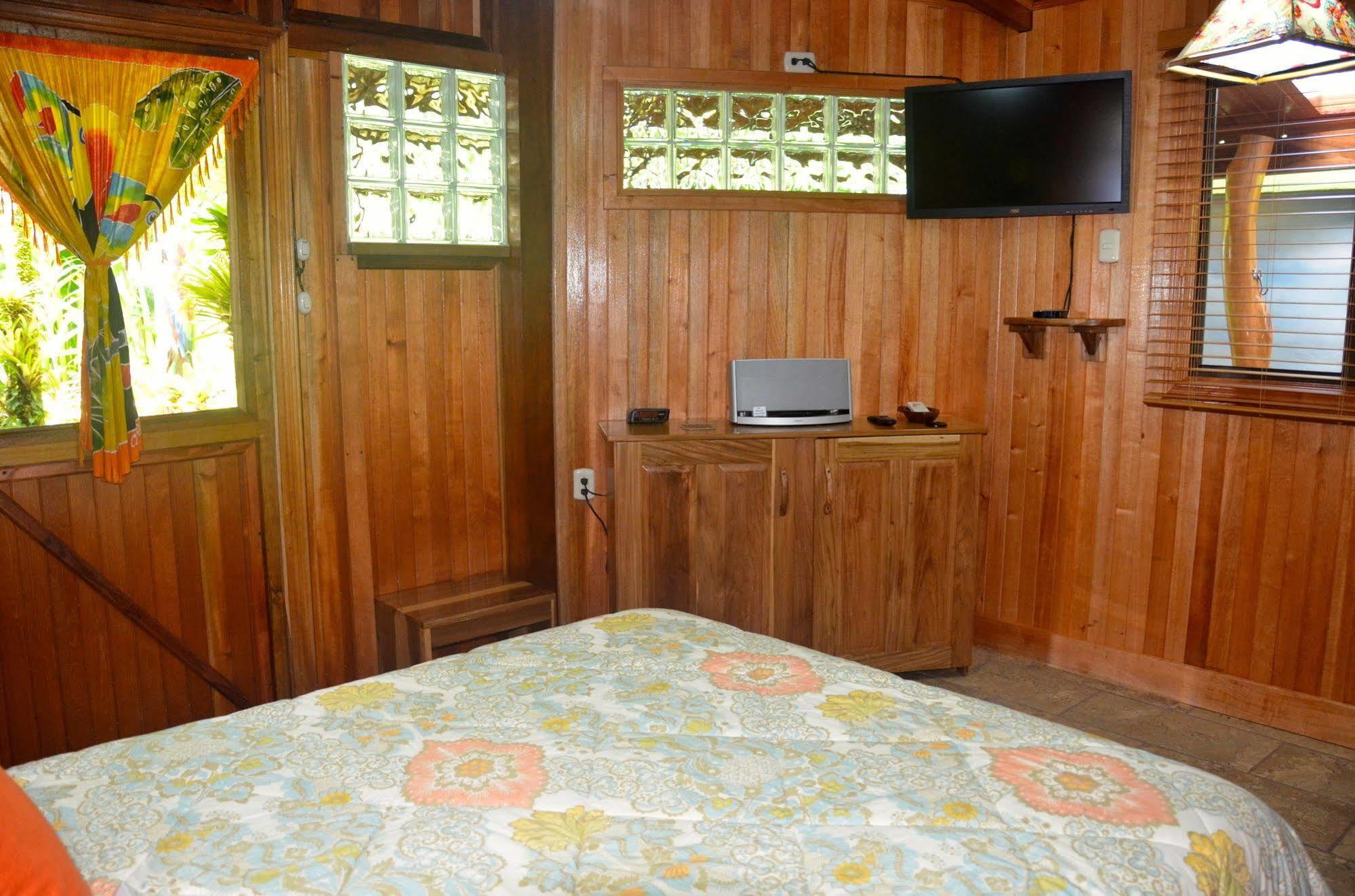 Physis Caribbean Bed & Breakfast Puerto Viejo de Talamanca Buitenkant foto