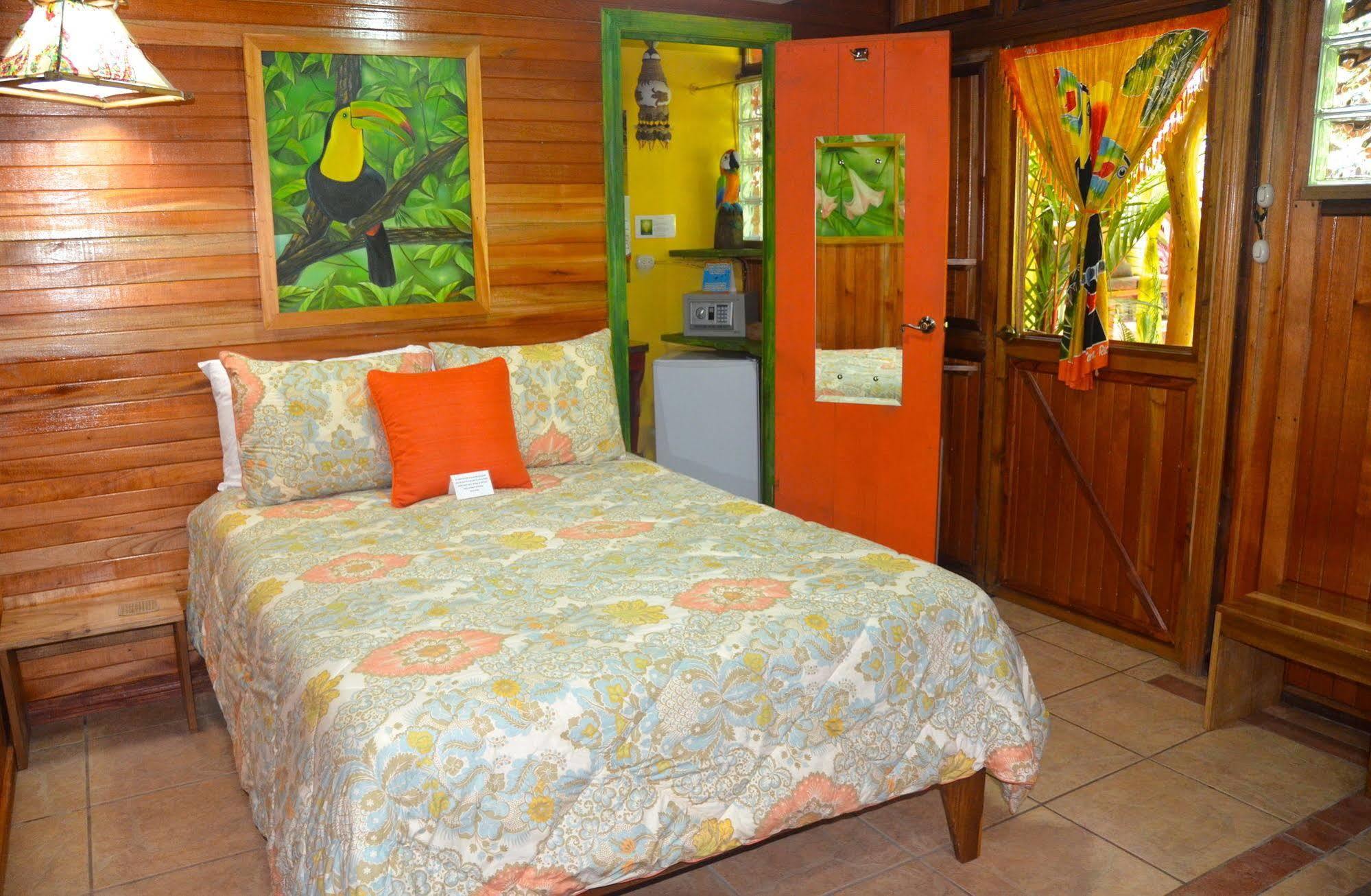 Physis Caribbean Bed & Breakfast Puerto Viejo de Talamanca Buitenkant foto