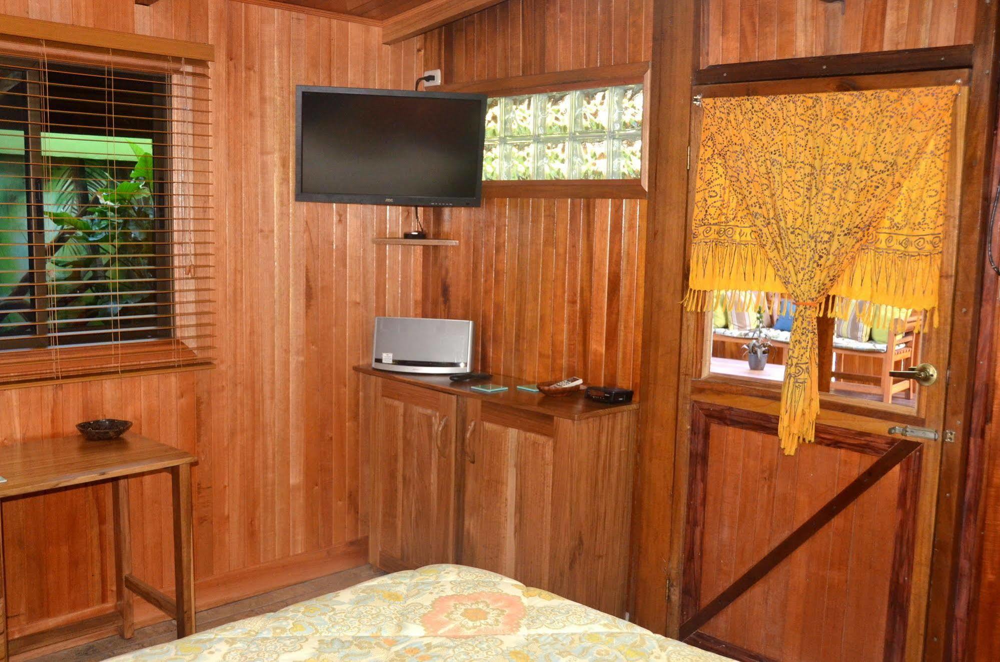 Physis Caribbean Bed & Breakfast Puerto Viejo de Talamanca Buitenkant foto