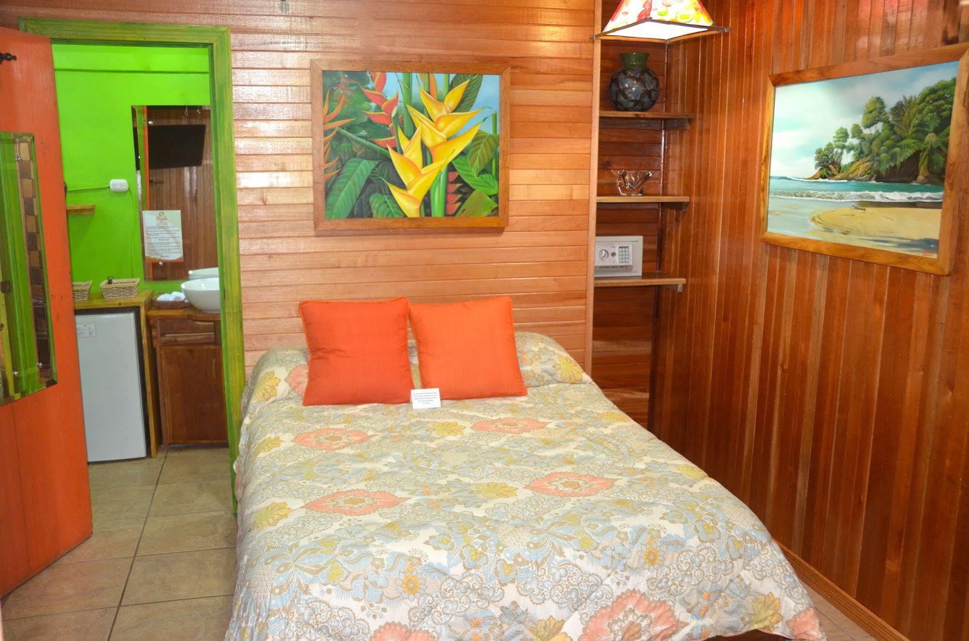 Physis Caribbean Bed & Breakfast Puerto Viejo de Talamanca Buitenkant foto